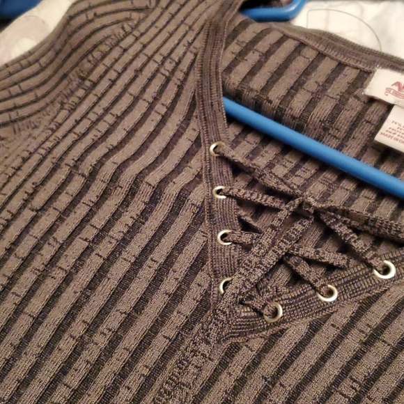 Top - Picture 4 of 4